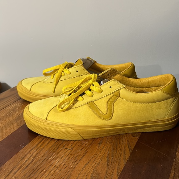 Vans Vault (limited Edition) NWOT - Picture 2 of 3